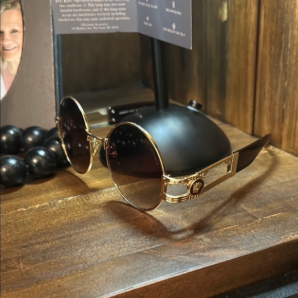 Versace Gold & brown Sunglasses Model 3871-1 GUC - Picture 2 of 12